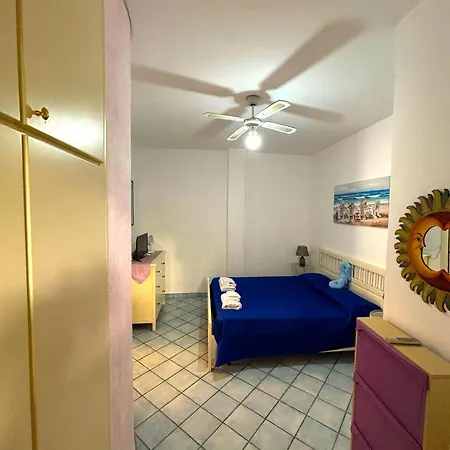 Dimora Diciassette - 300mt Dal Mare Apartment *